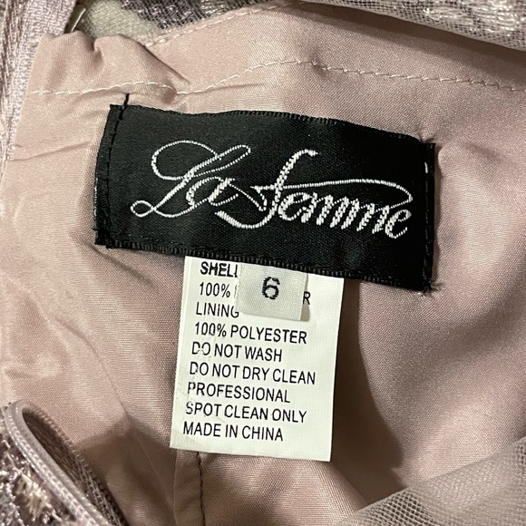 La Femme lace gown size 6 - Picture 2 of 5